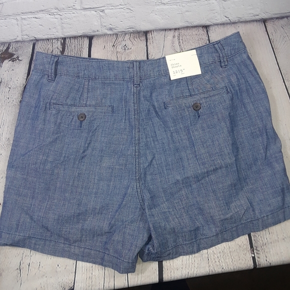 Shorts - Picture 2 of 6